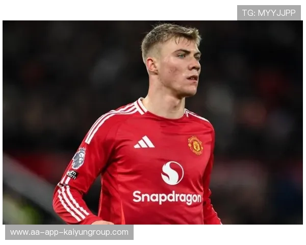 曼联前锋训练：练习禁区内快速摆脱与近距离终结