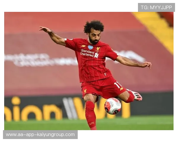 欧冠球队在模拟实战中强化边路压制效果