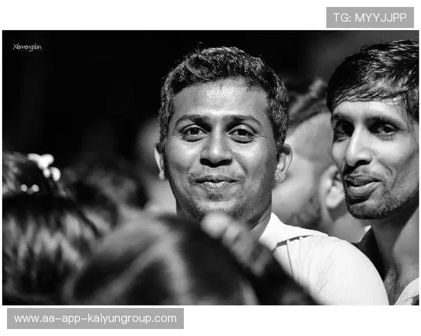 亚当斯的尴尬时刻:向沃尔特马德喷垃圾话,却意外被他的友善击中 亚当斯的尴尬时刻:向沃尔特马德喷垃圾话,却意外被他的友善击中